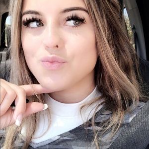 Meet your Posher, Ashley